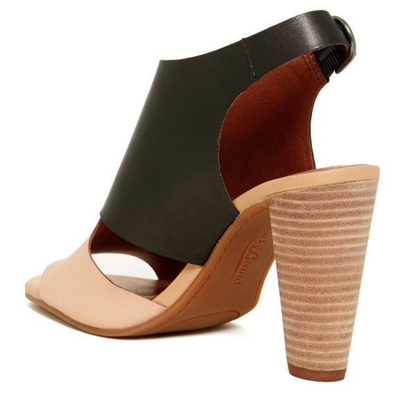 Lucky Brand Otta Sandal - Picture 2 of 7